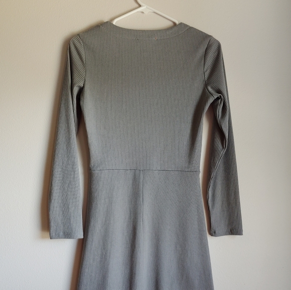 NWT Chelsea & Violet long sleeve gray dress size S - Picture 3 of 6